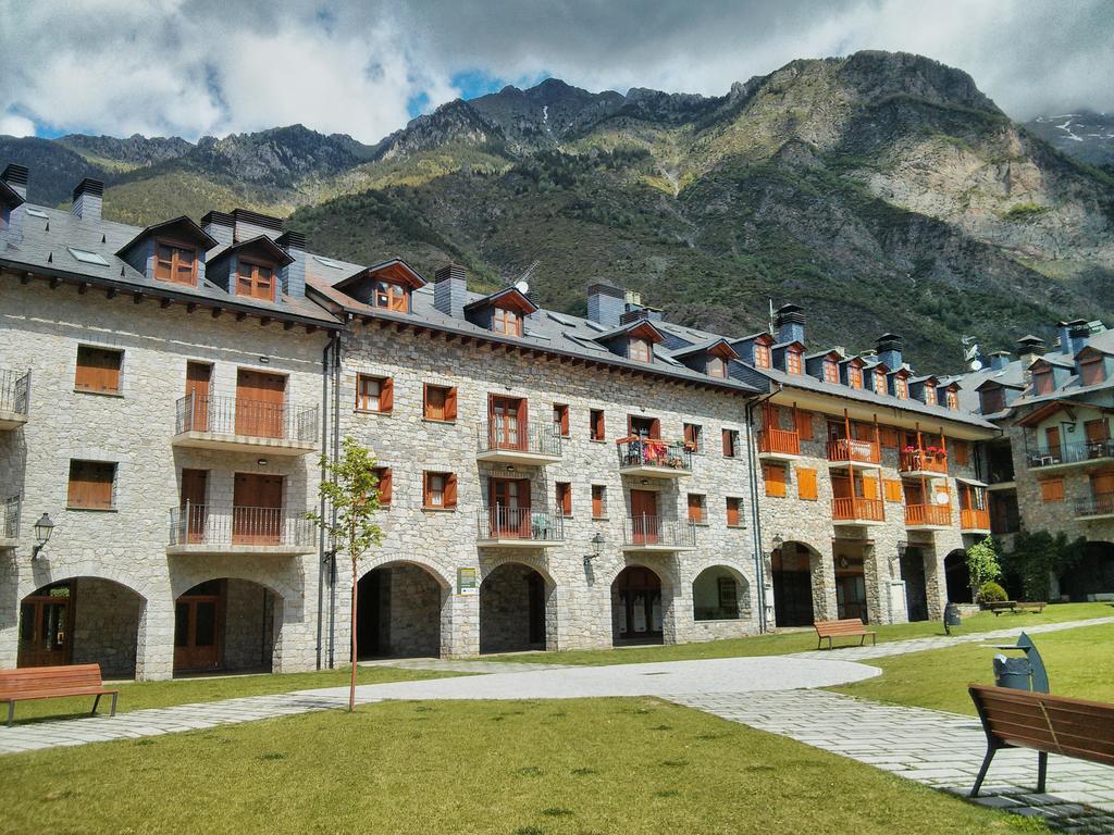 Apartamento Lamatriz Dequin Edificio Sayo 8 Benasque Eksteriør bilde